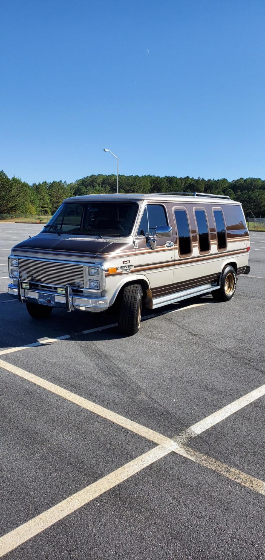  Chevrolet G20 Conversion Van  (CG21305) 1988 года  (фото 45 из 257)